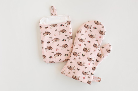 Sleeping Deer Mitt and Potholder Set